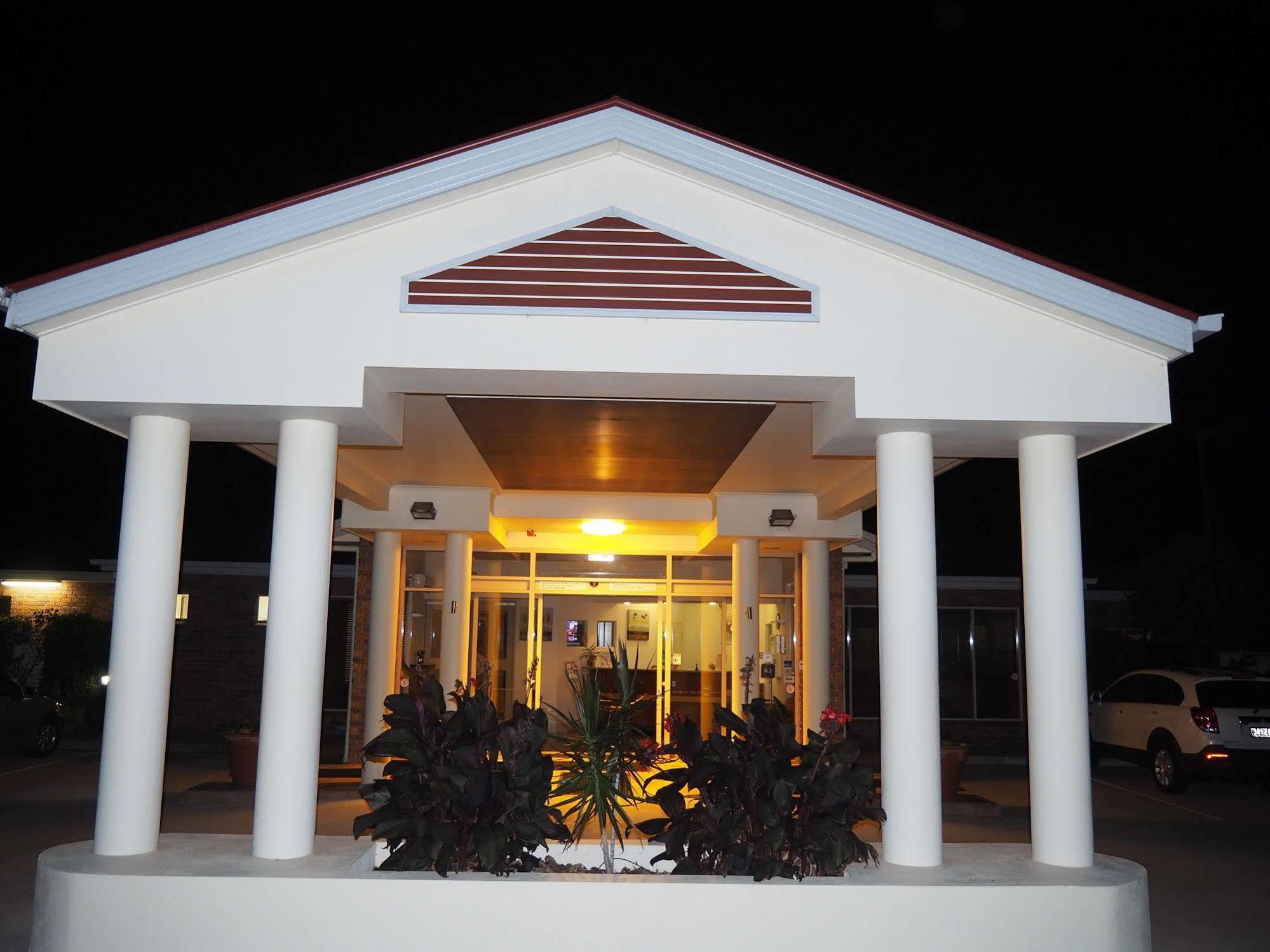 Pittsworth Motor Inn Bagian luar foto