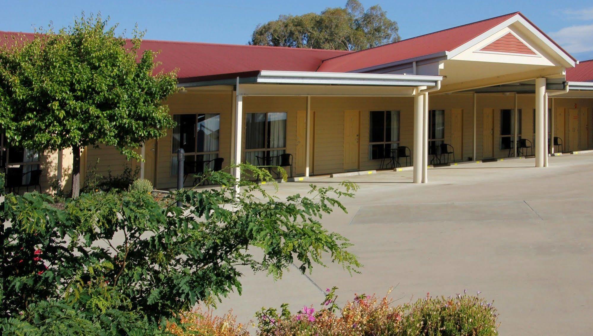 Pittsworth Motor Inn Bagian luar foto