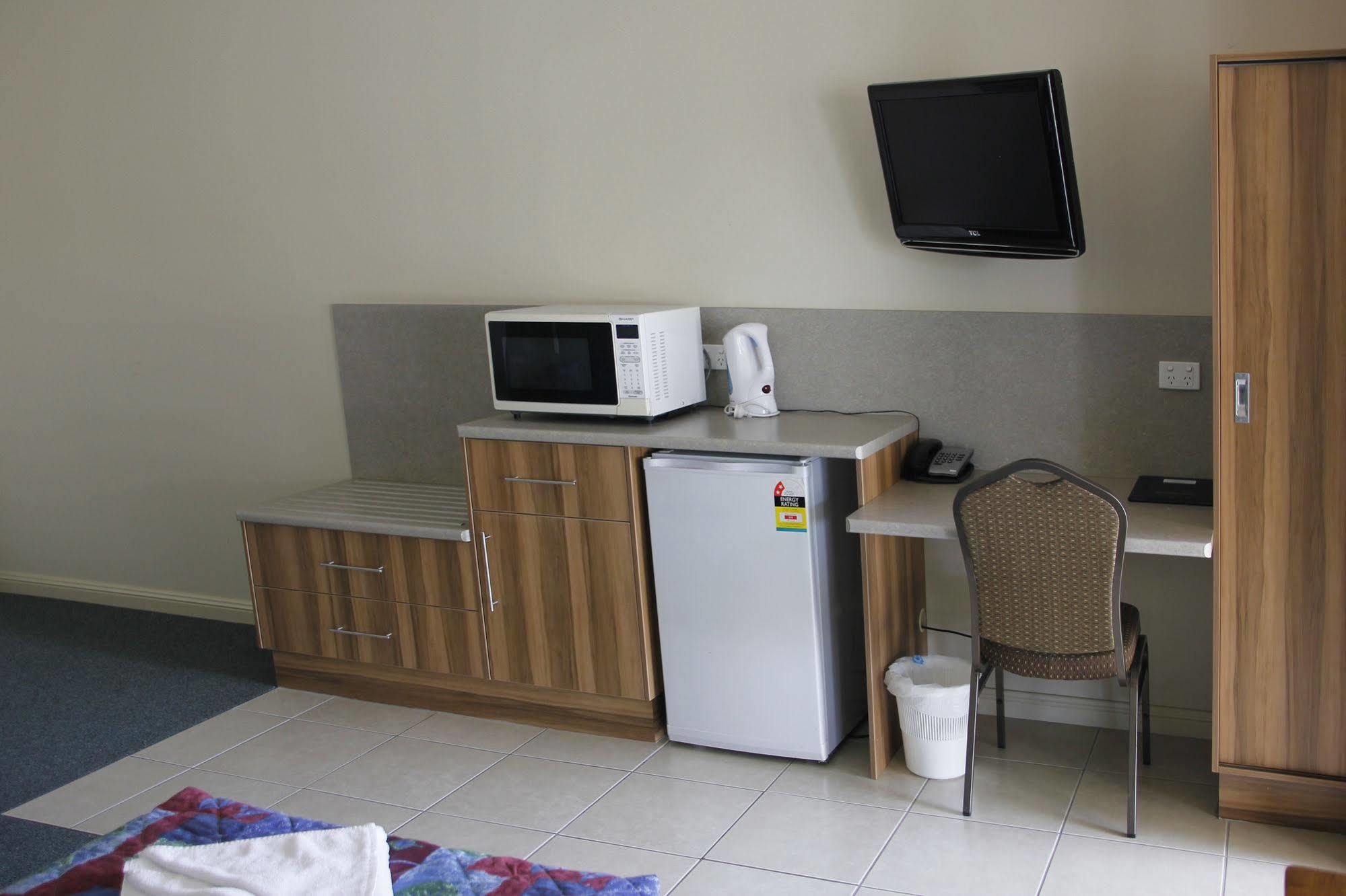 Pittsworth Motor Inn Bagian luar foto