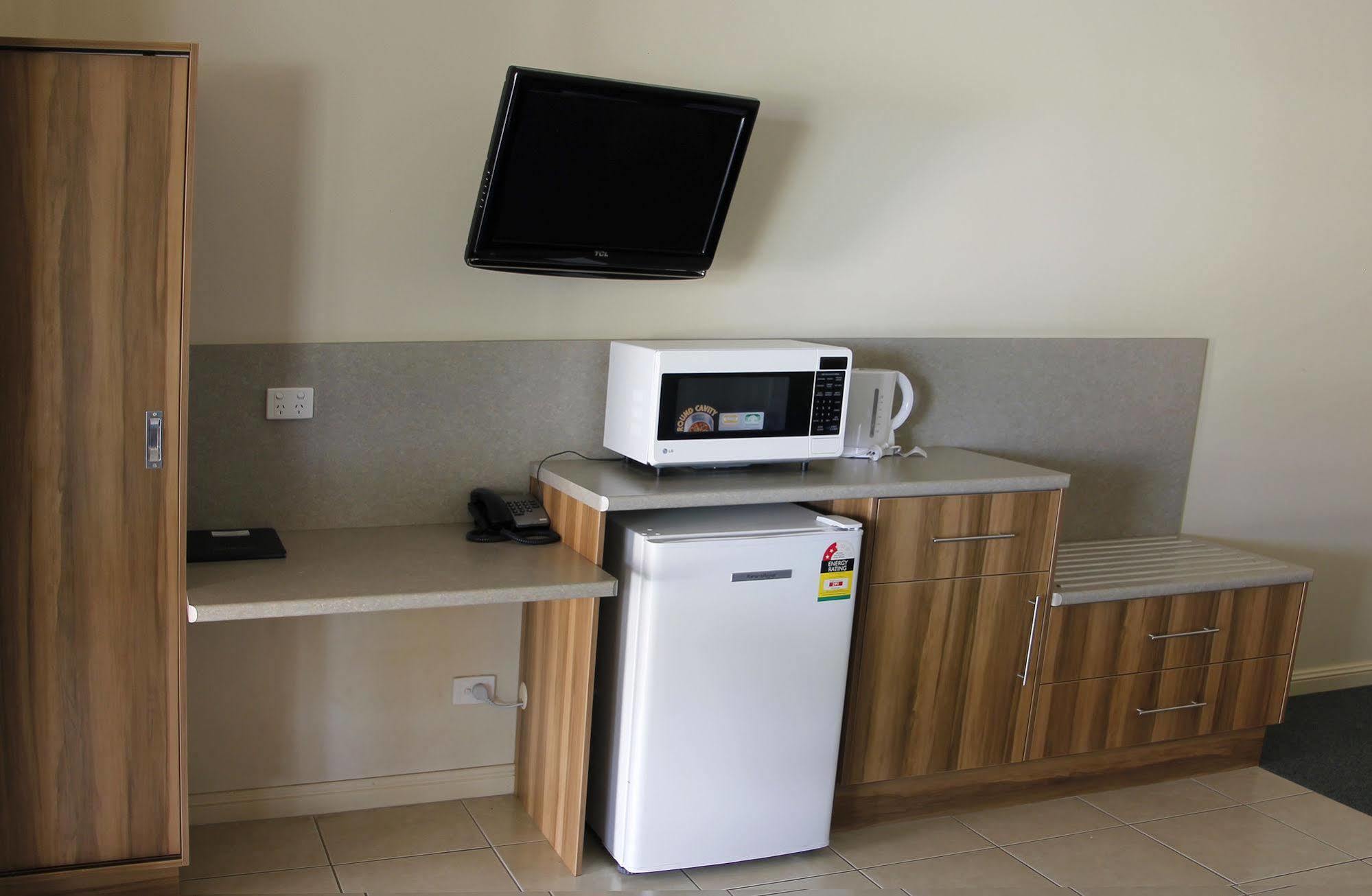 Pittsworth Motor Inn Bagian luar foto