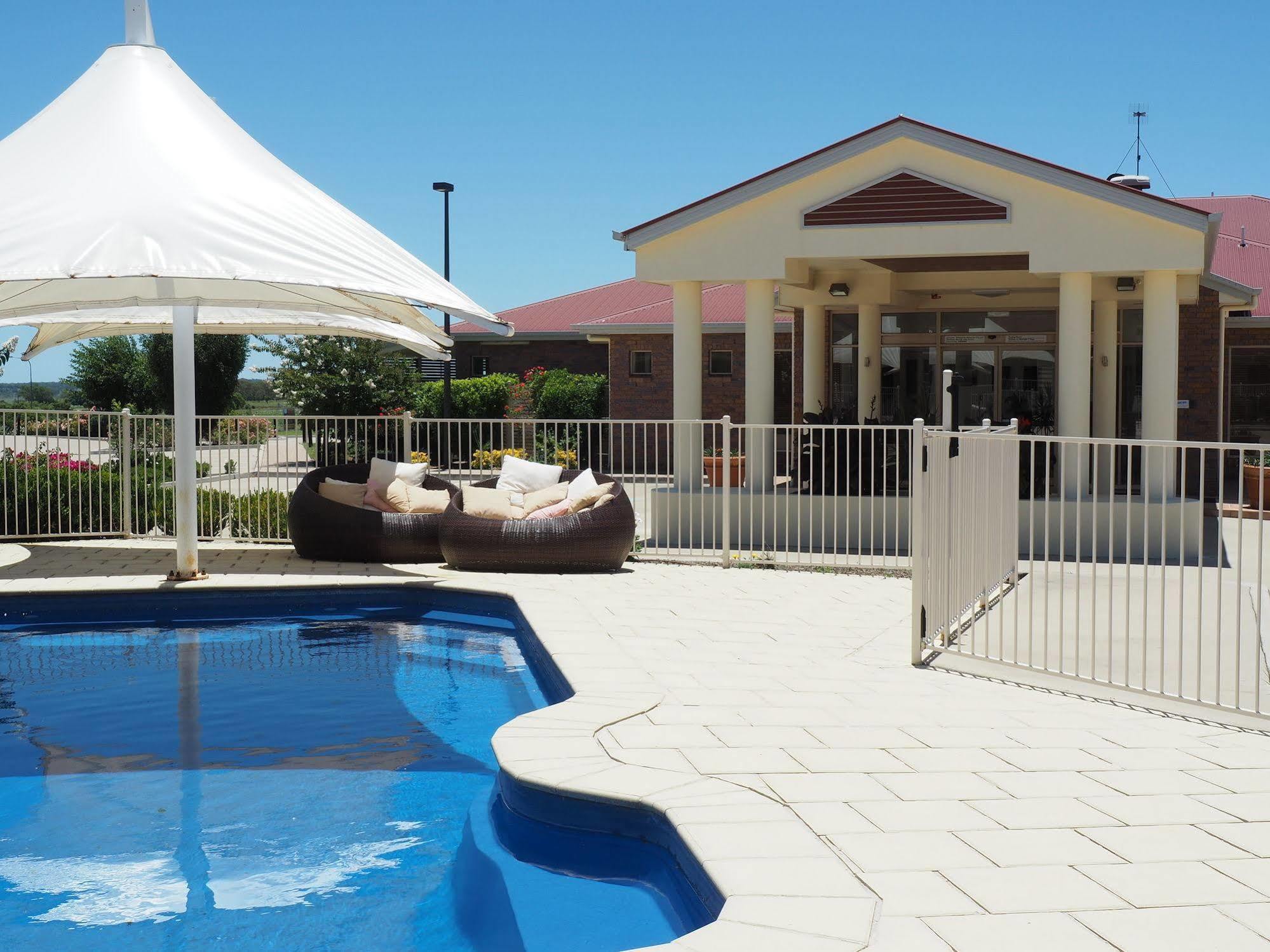 Pittsworth Motor Inn Bagian luar foto