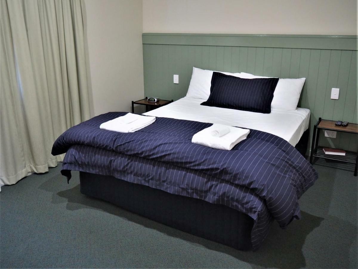 Pittsworth Motor Inn Bagian luar foto