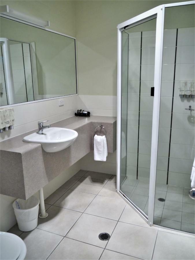 Pittsworth Motor Inn Bagian luar foto
