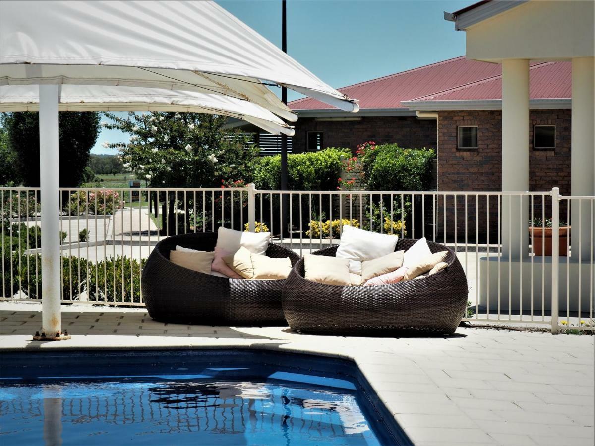 Pittsworth Motor Inn Bagian luar foto
