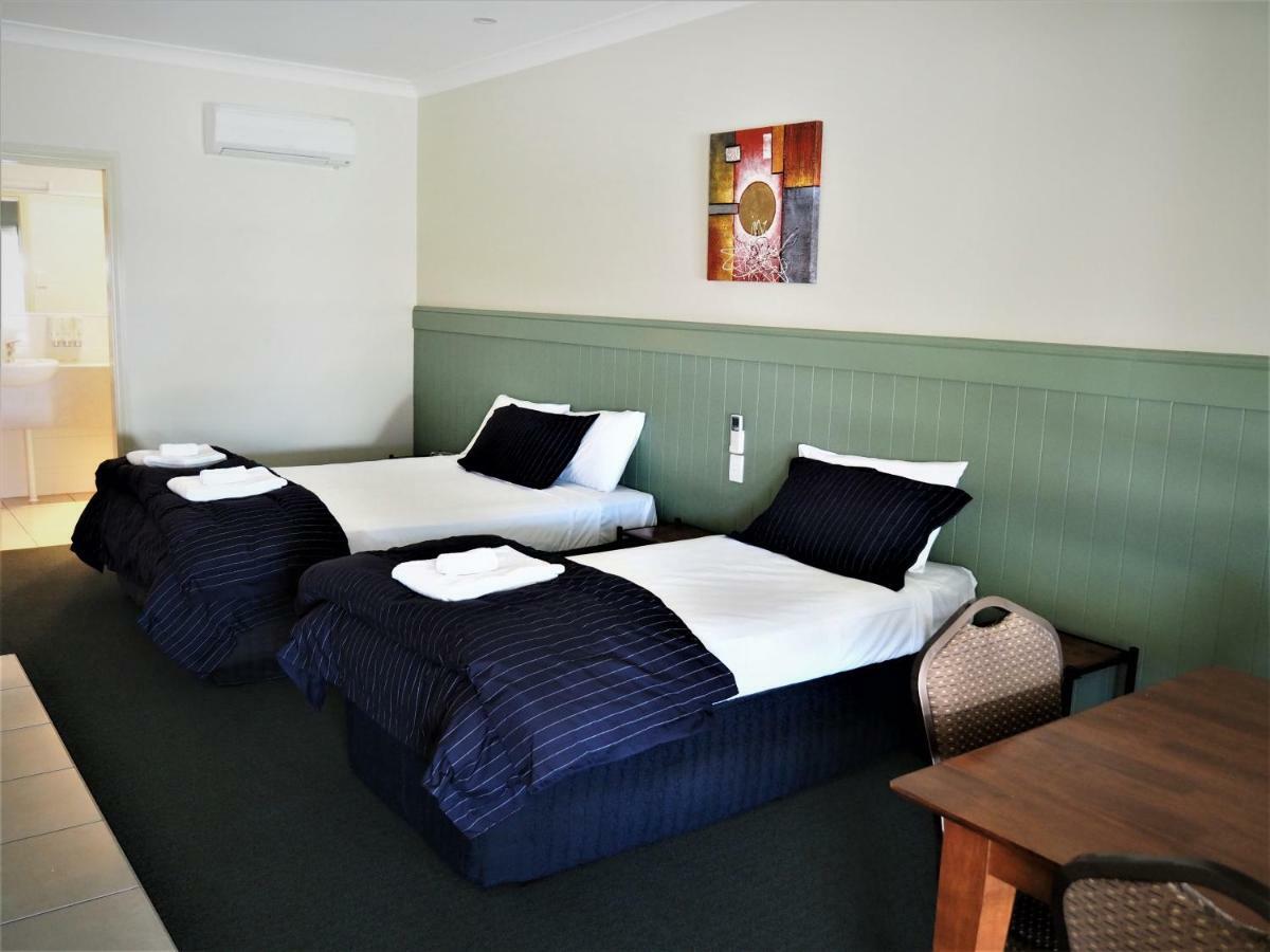 Pittsworth Motor Inn Bagian luar foto
