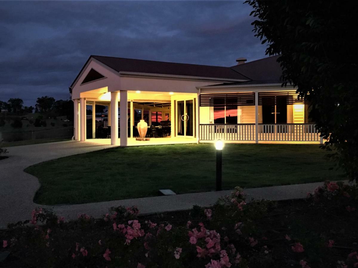 Pittsworth Motor Inn Bagian luar foto