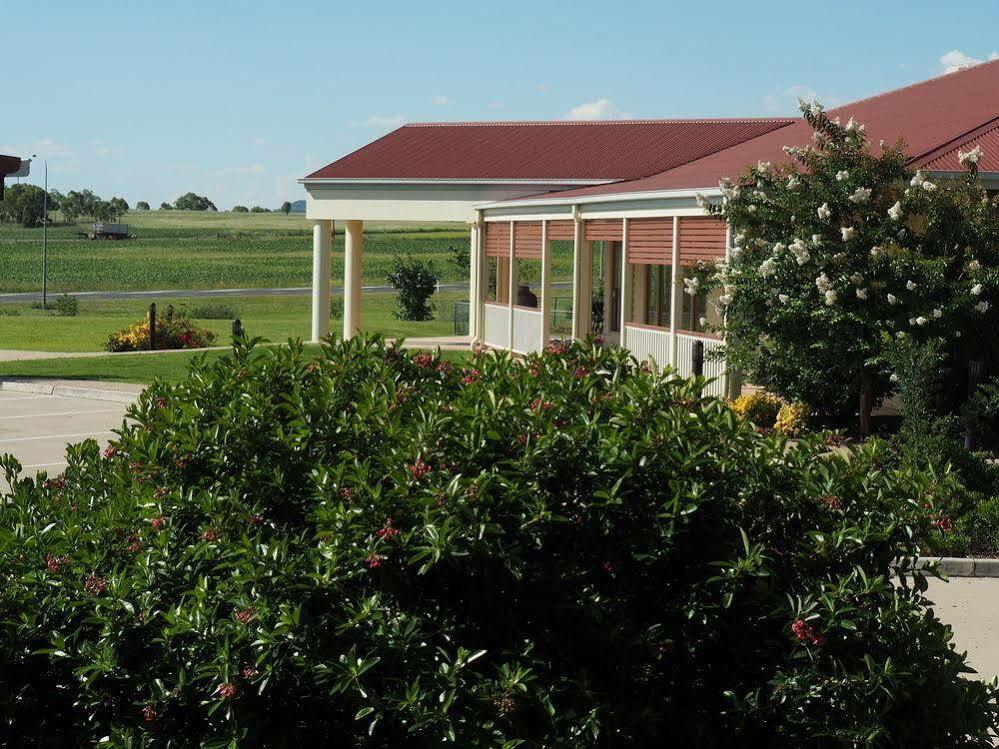 Pittsworth Motor Inn Bagian luar foto